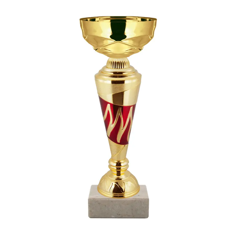 Кубок Champion, высота 27 см.